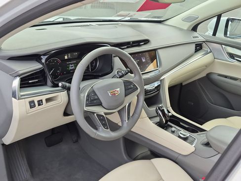 Certified 2023 Cadillac XT5 Premium Luxury w/ LPO, Floor Liner Package AWD/4WD image 9