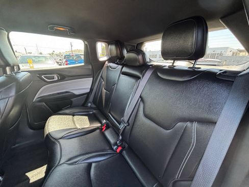 Used 2025 Jeep Compass Limited AWD/4WD image 27