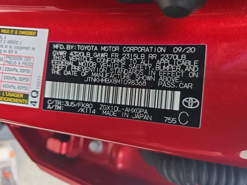 Used 2021 Toyota C-HR XLE image 36