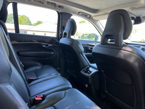 Used 2018 Volvo XC90 T6 Momentum w/ Momentum Plus Package AWD/4WD image 19