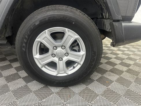 Used 2018 Jeep Wrangler Sport S image 18