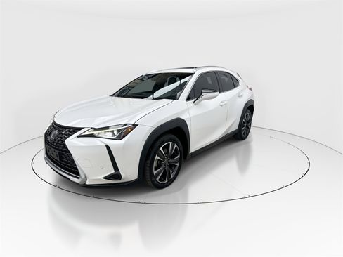 Used 2019 Lexus UX 200 w/ Premium Package image 4