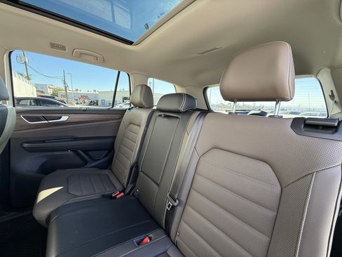 Certified 2025 Volkswagen Atlas SEL image 8