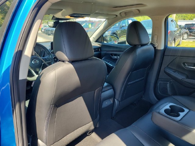 Used 2023 Nissan Sentra SR w/ SR Premium Package FWD image 9