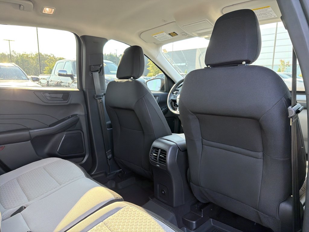 Used 2025 Ford Escape Active w/ Tech Pack #1 FWD image 17