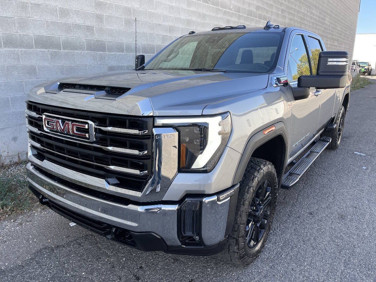 Used 2026 GMC Sierra 2500 SLE w/ SLE Value Package; AWD/4WD image 10