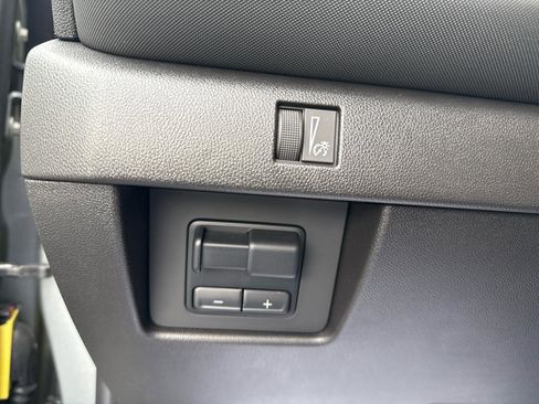 Used 2026 Chevrolet Colorado Z71 w/ Technology Package image 16