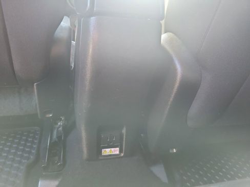 Used 2017 Jeep Renegade Trailhawk image 30