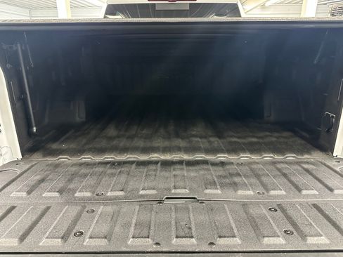 Used 2024 GMC Sierra 1500 AT4 w/ Technology Package AWD/4WD image 27