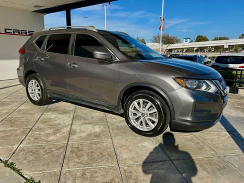 Used 2019 Nissan Rogue SV image 5