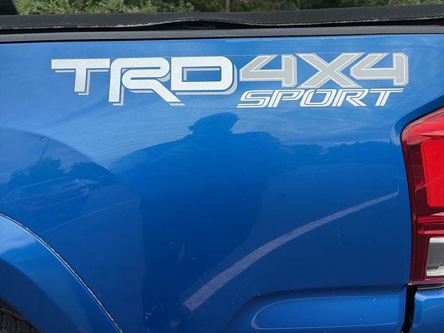 Used 2016 Toyota Tacoma TRD Sport w/ Towing Package AWD/4WD image 5