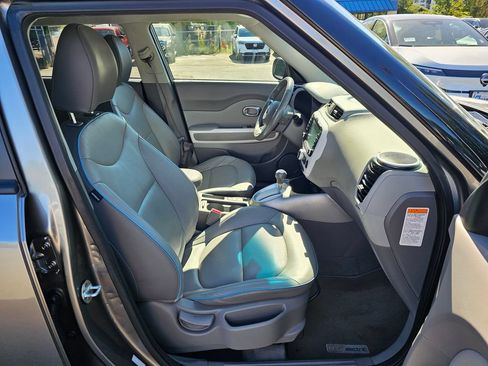 Used 2016 Kia Soul EV + w/ Paint Protection Film Package FWD image 28