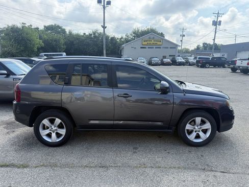 Used 2015 Jeep Compass High Altitude image 6