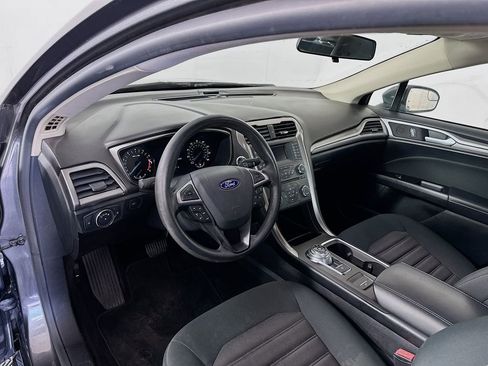 Used 2017 Ford Fusion SE image 9