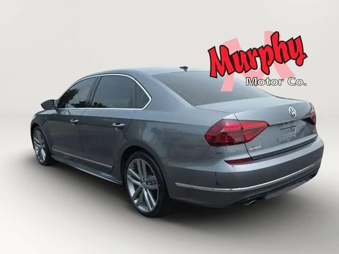Used 2017 Volkswagen Passat 1.8T R-Line FWD image 6