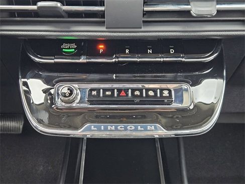 New 2026 Lincoln Corsair Premiere image 18