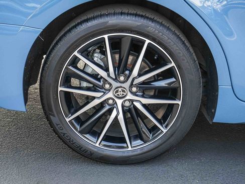 Used 2024 Toyota Camry SE w/ Cold Weather Package FWD image 11