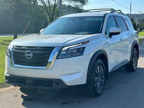 Used 2024 Nissan Pathfinder SV AWD/4WD image 1