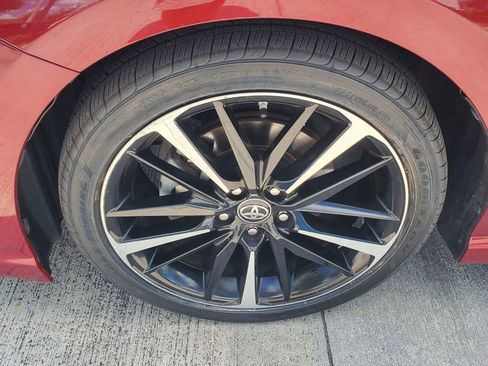 Used 2018 Toyota Camry XSE image 4