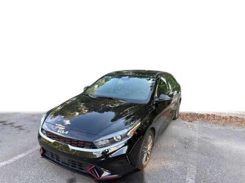 Used 2024 Kia Forte GT-Line w/ GT-Line Premium Package FWD image 3