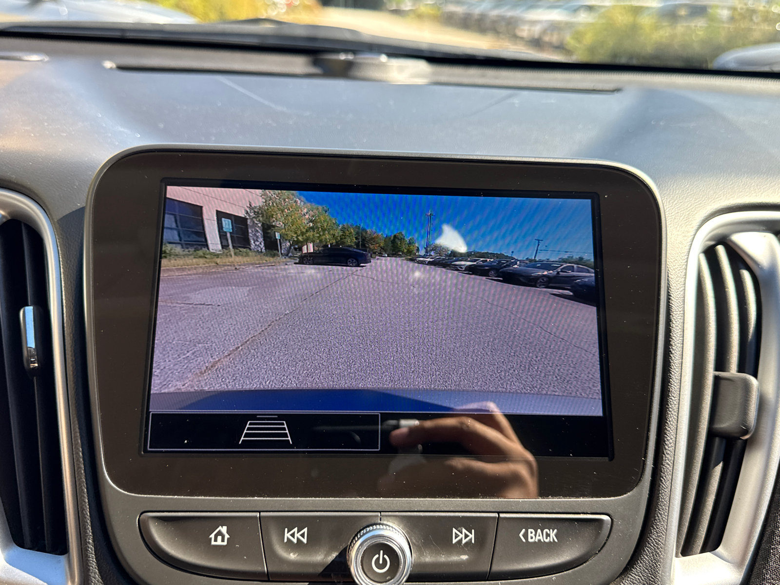 Used 2025 Chevrolet Malibu LT FWD image 28