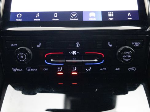 Used 2024 Jeep Grand Cherokee Limited image 35