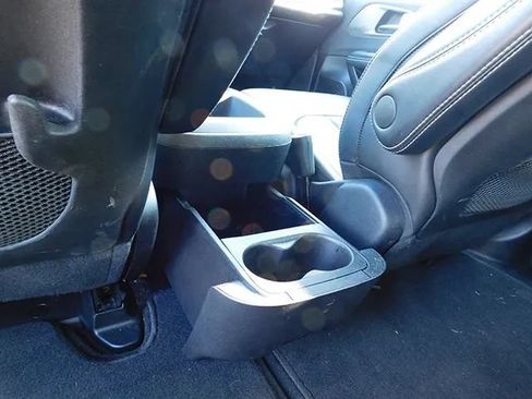 Used 2025 Chrysler Pacifica Select FWD image 11