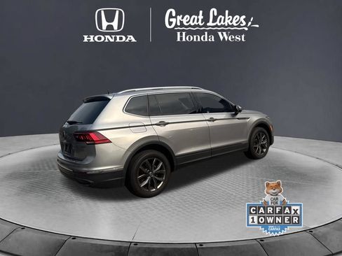 Used 2024 Volkswagen Tiguan SE w/ Panoramic Sunroof Package AWD/4WD image 12