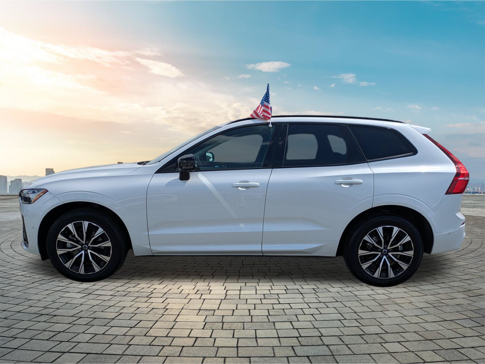 Used 2024 Volvo XC60 B5 Plus AWD/4WD image 8