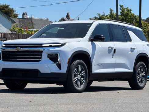 New 2026 Chevrolet Traverse LT w/ Driver Confidence Package image 8