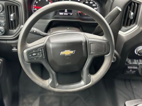 Used 2024 Chevrolet Silverado 2500 Custom w/ Custom Value Package image 4