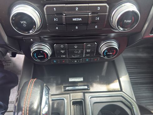 Used 2018 Ford F150 Lariat w/ Equipment Group 502A Luxury AWD/4WD image 44
