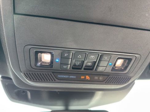 Used 2023 Ford Explorer King Ranch w/ Technology Package image 12