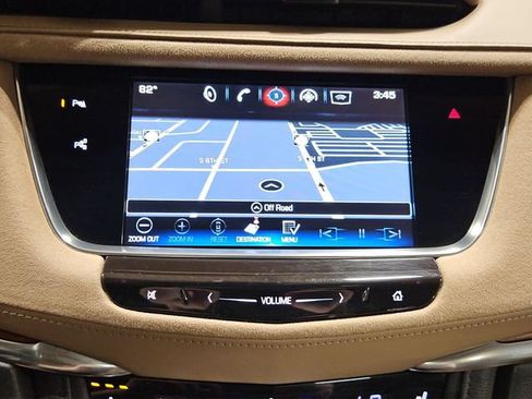 Used 2017 Cadillac XT5 Platinum w/ Driver Assist Package AWD/4WD image 18