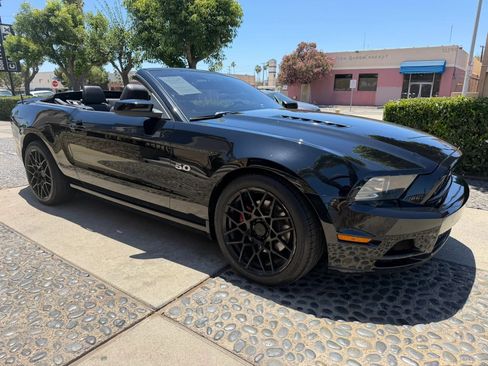 Used 2014 Ford Mustang GT Premium w/ Electronics Package RWD image 18