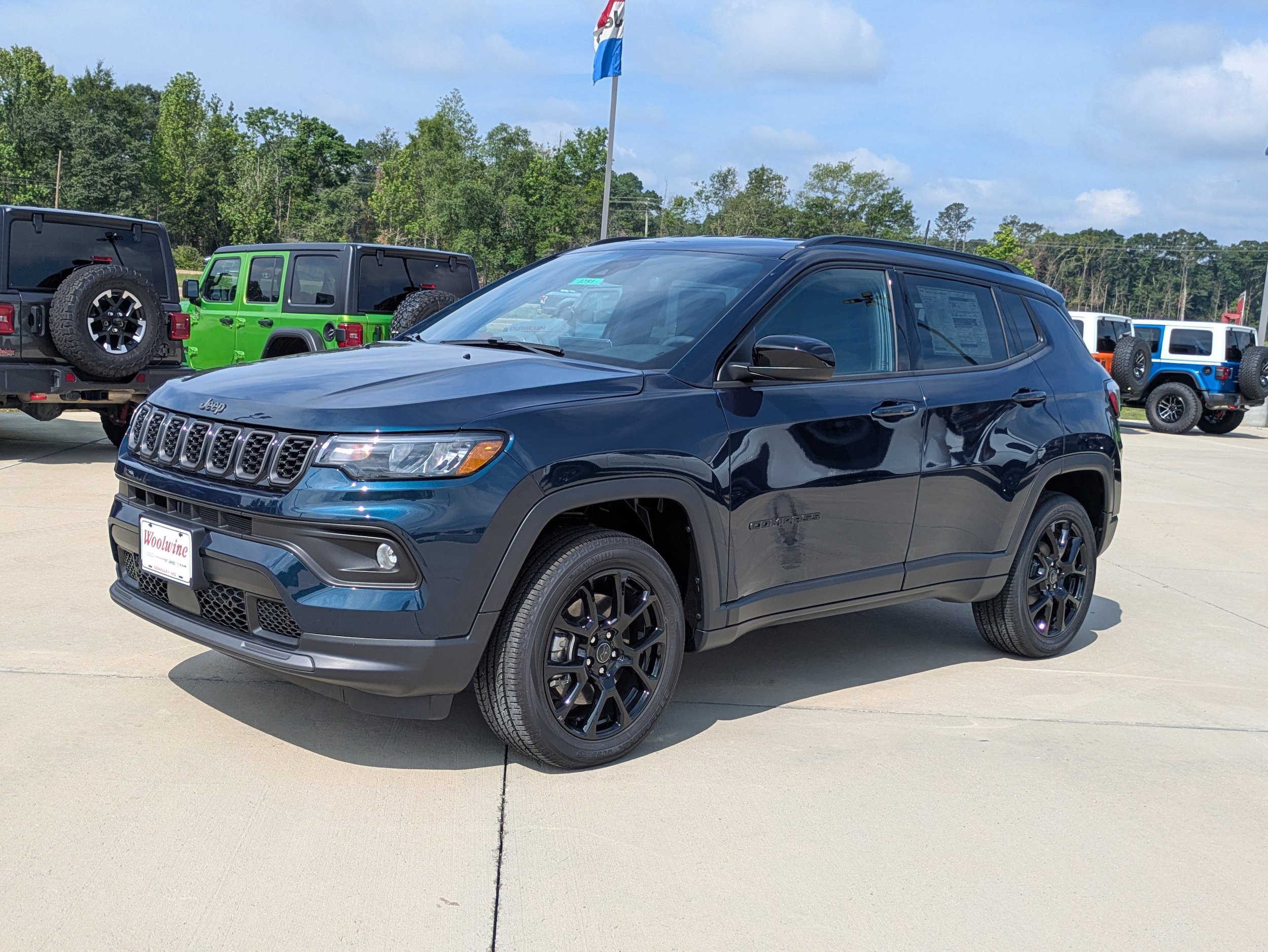 New 2026 Jeep Compass Latitude AWD/4WD image 4