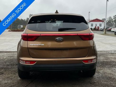 Used 2017 Kia Sportage LX image 3