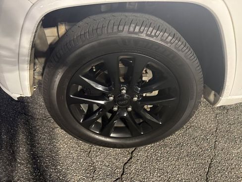 Used 2020 Jeep Grand Cherokee Altitude image 8