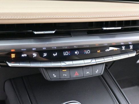 Certified 2024 Cadillac XT4 Luxury w/ Cold Weather Package FWD image 23