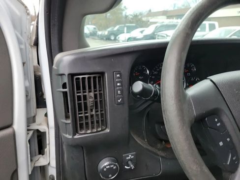 Used 2017 GMC Savana 3500 LS RWD image 15