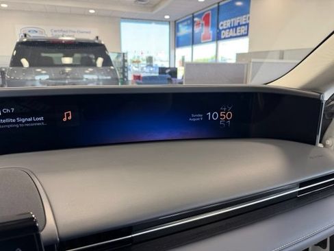 Used 2025 Lincoln Nautilus Reserve AWD/4WD image 37