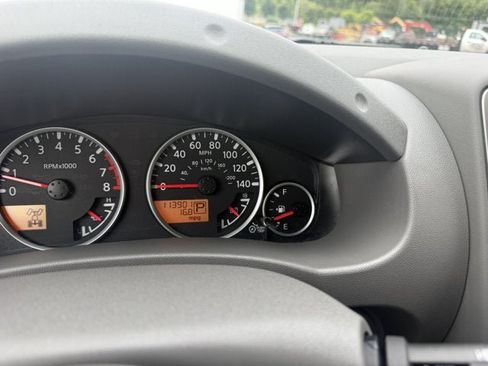 Used 2013 Nissan Frontier SL AWD/4WD image 14