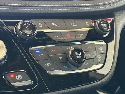 New 2026 Chrysler Pacifica Select image 18