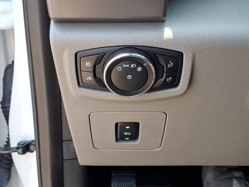 Used 2017 Ford F150 XLT w/ Equipment Group 302A Luxury AWD/4WD image 16