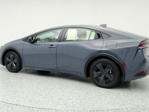 Used 2025 Toyota Prius LE image 7