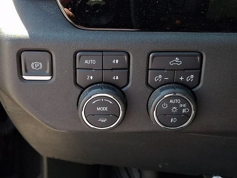 Used 2023 Chevrolet Silverado 1500 RST w/ Z71 Off-Road Package AWD/4WD image 19