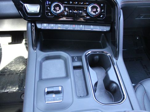 Used 2025 GMC Sierra 2500 AT4 w/ AT4 Premium Plus Package image 20