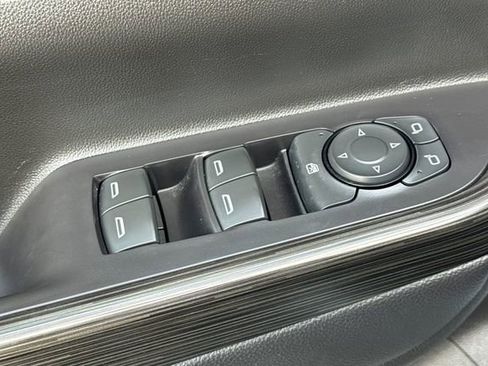 Used 2018 GMC Acadia SLT image 12