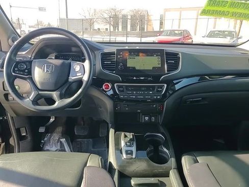Used 2022 Honda Pilot Touring image 12