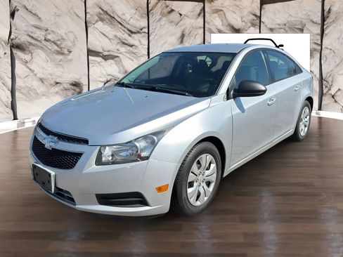 Used 2014 Chevrolet Cruze LS image 1